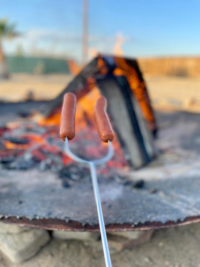 Twin Palms Desert Getaway - Jacuzzi, Fire Pit, Meditation Room & More ジョシュア・ツリー エクステリア 写真