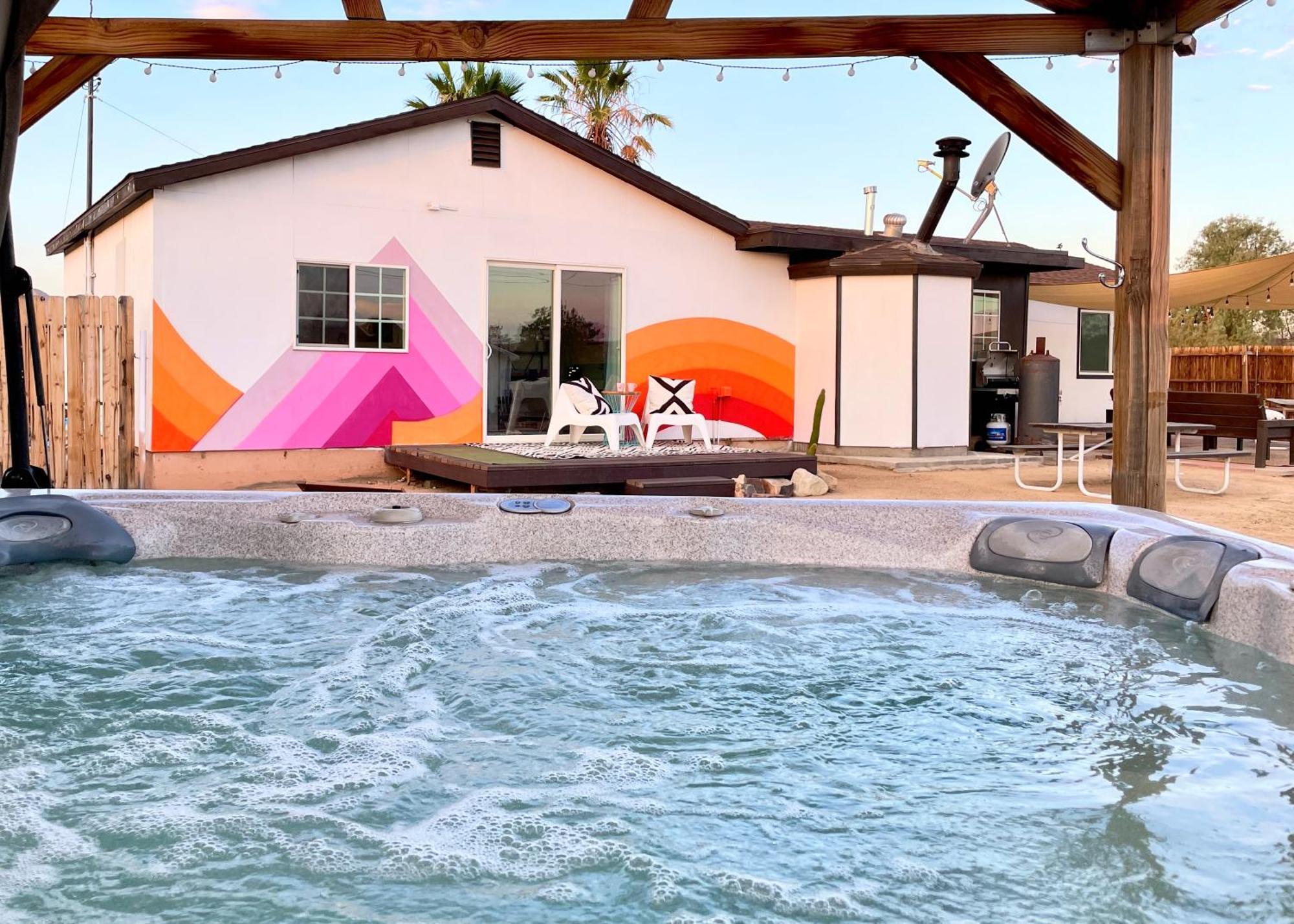 Twin Palms Desert Getaway - Jacuzzi, Fire Pit, Meditation Room & More ジョシュア・ツリー エクステリア 写真